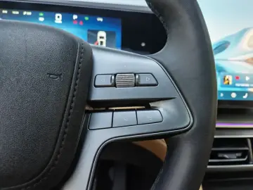 2025 BYD Song L с пробегом 16 000 км