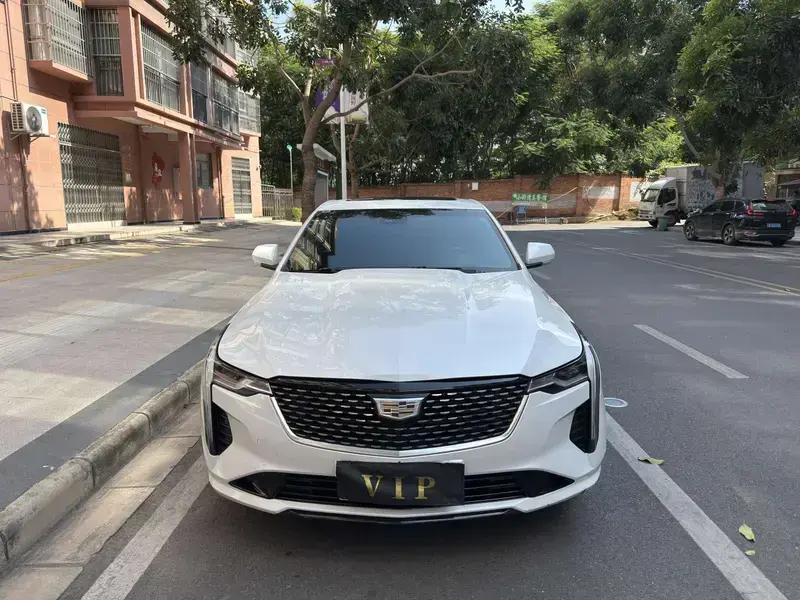 2023 Cadillac CT4 с пробегом 43 000 км