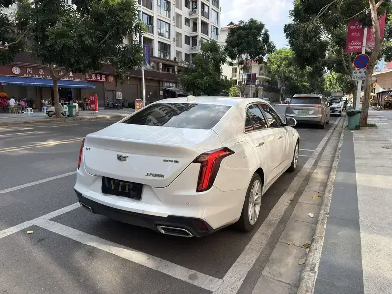 2023 Cadillac CT4 с пробегом 43 000 км