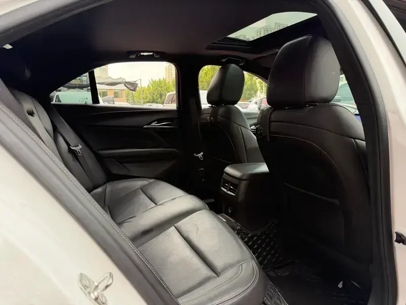 2023 Cadillac CT4 с пробегом 35 900 км