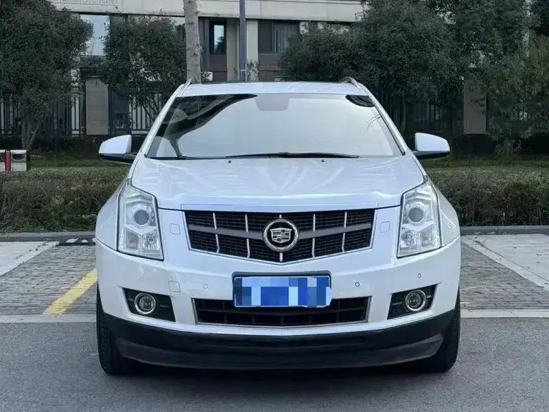 2012 Cadillac SRX с пробегом 130 000 км
