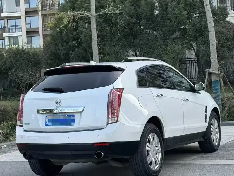 2012 Cadillac SRX с пробегом 130 000 км
