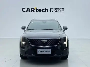 2024 Cadillac XT4 с пробегом 26 000 км