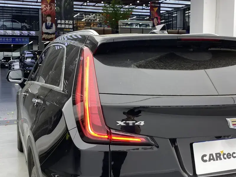 2024 Cadillac XT4 с пробегом 26 000 км