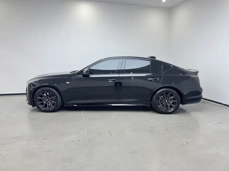 2024 Cadillac CT5 с пробегом 28 200 км