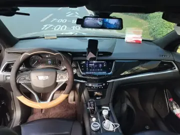 2020 Cadillac XT6 с пробегом 66 900 км