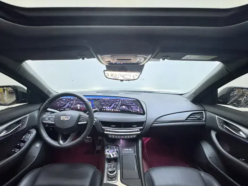 2024 Cadillac CT5 с пробегом 28 200 км