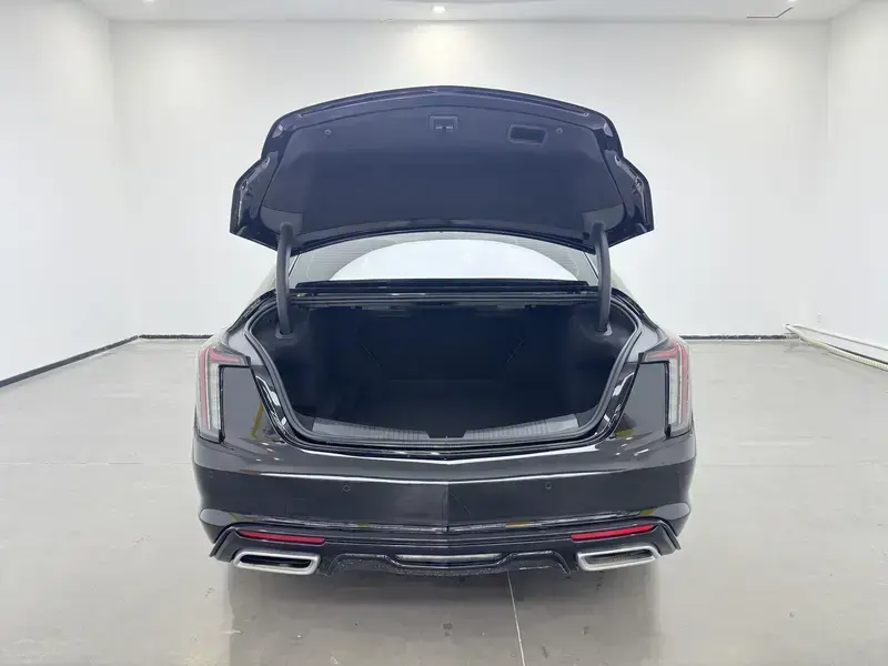 2024 Cadillac CT5 с пробегом 28 200 км
