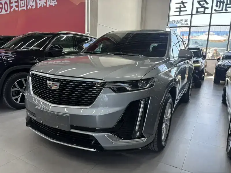 2022 Cadillac XT6 с пробегом 42 100 км