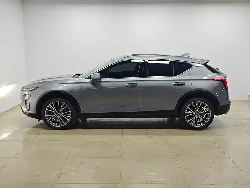 2023 Cadillac GT4 с пробегом 7 900 км