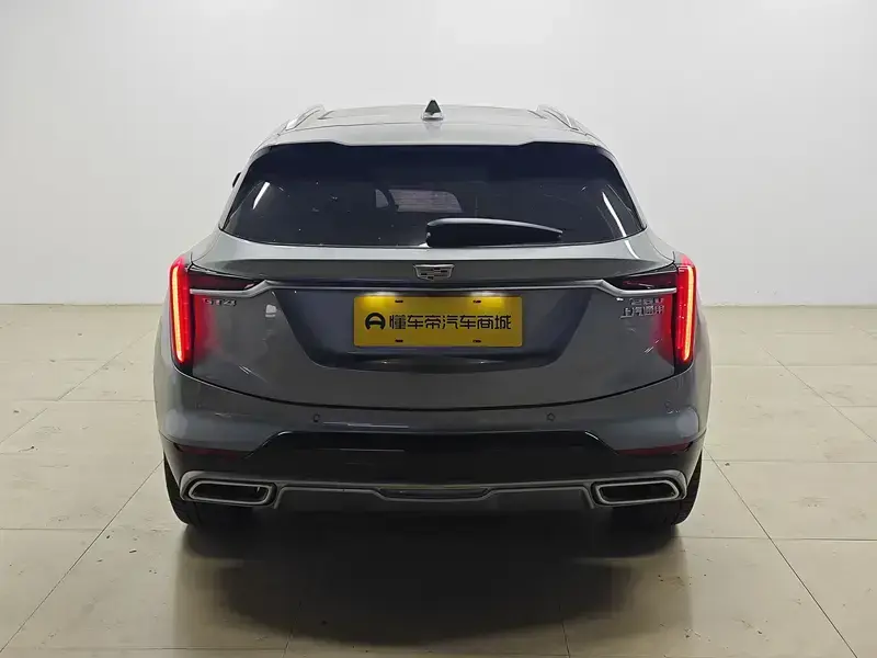 2023 Cadillac GT4 с пробегом 7 900 км