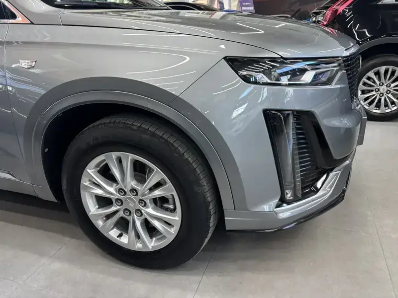 2022 Cadillac XT6 с пробегом 42 100 км