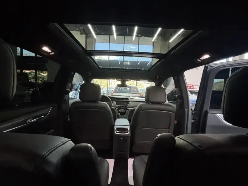 2022 Cadillac XT6 с пробегом 42 100 км