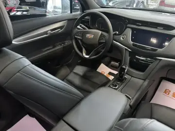 2022 Cadillac XT6 с пробегом 42 100 км
