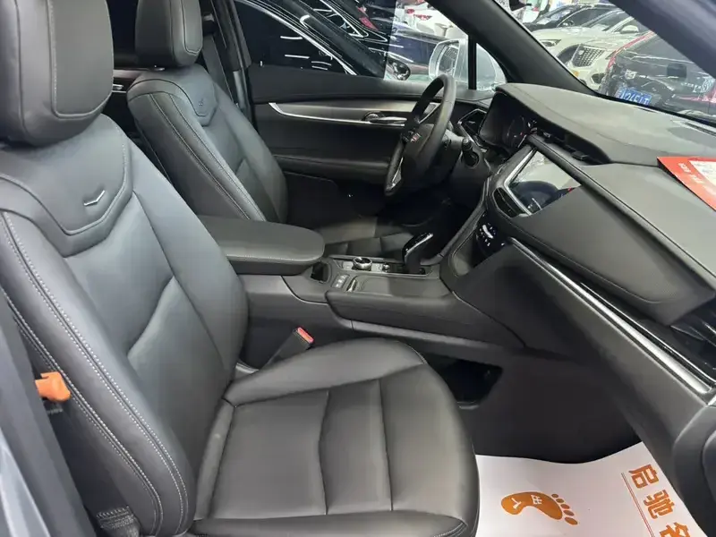2022 Cadillac XT6 с пробегом 42 100 км