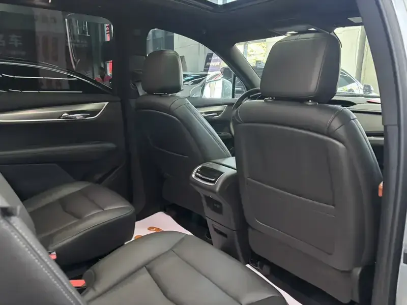 2022 Cadillac XT6 с пробегом 42 100 км