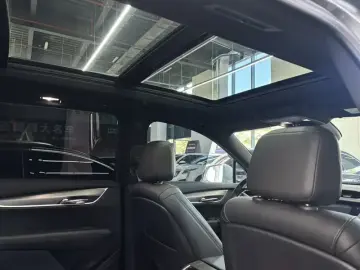 2022 Cadillac XT6 с пробегом 42 100 км