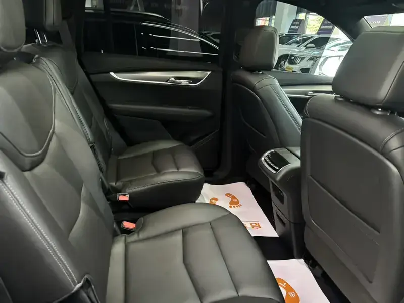 2022 Cadillac XT6 с пробегом 42 100 км