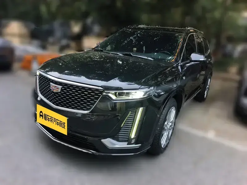2022 Cadillac XT6 с пробегом 61 000 км