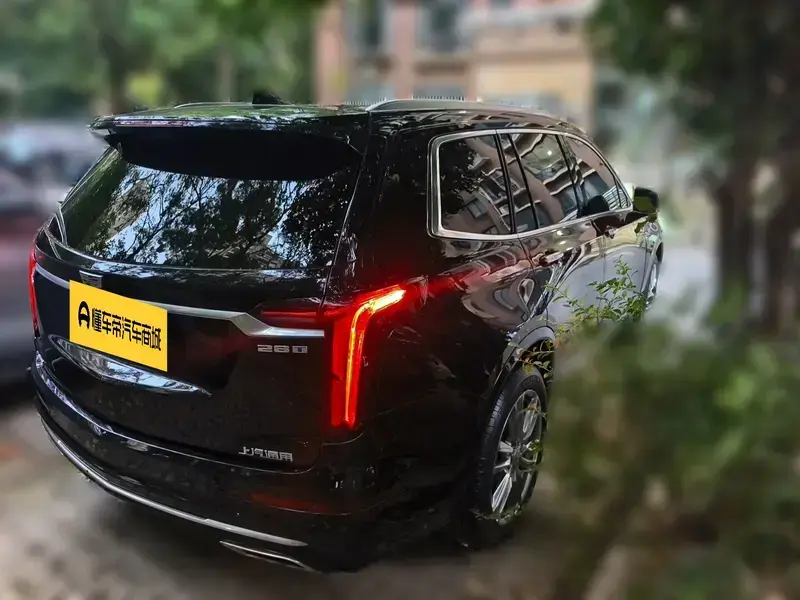 2022 Cadillac XT6 с пробегом 61 000 км