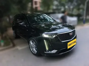 2022 Cadillac XT6 с пробегом 61 000 км