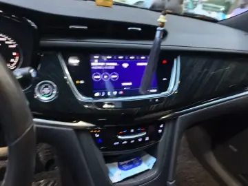 2022 Cadillac XT6 с пробегом 61 000 км