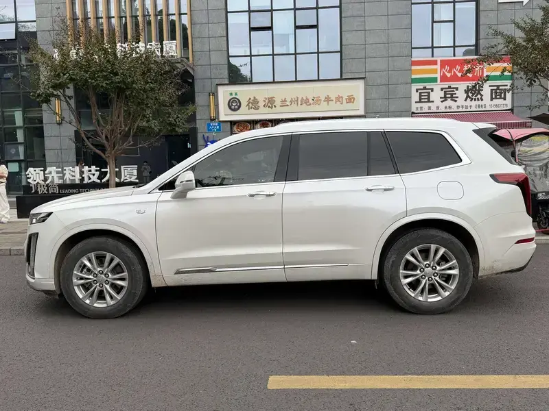 2021 Cadillac XT6 с пробегом 59 000 км