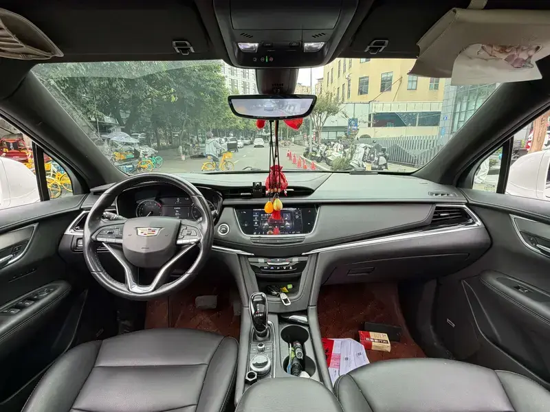 2021 Cadillac XT6 с пробегом 59 000 км