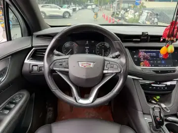 2021 Cadillac XT6 с пробегом 59 000 км