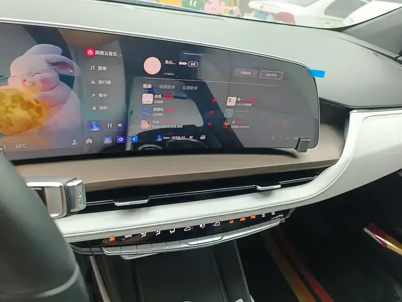 2023 Cadillac GT4 с пробегом 10 200 км