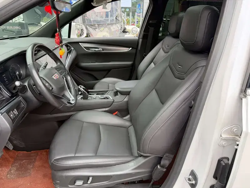 2021 Cadillac XT6 с пробегом 59 000 км