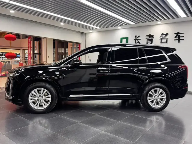 2021 Cadillac XT6 с пробегом 52 000 км