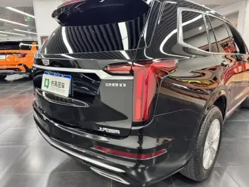 2021 Cadillac XT6 с пробегом 52 000 км