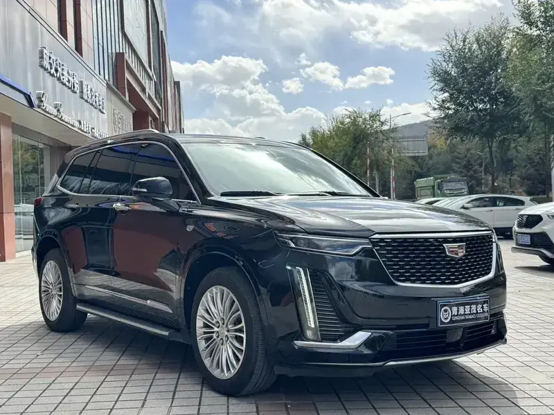 2025 Cadillac XT6 с пробегом 25 000 км