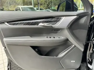 2025 Cadillac XT6 с пробегом 25 000 км