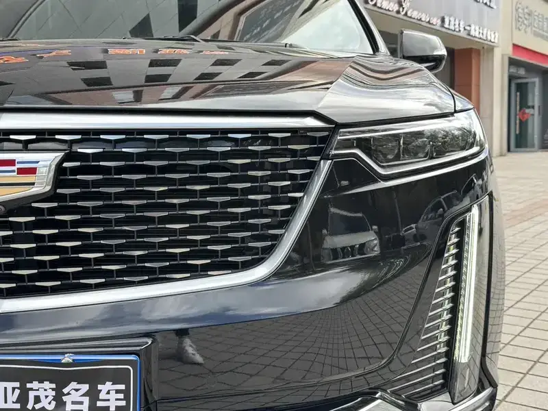 2025 Cadillac XT6 с пробегом 25 000 км
