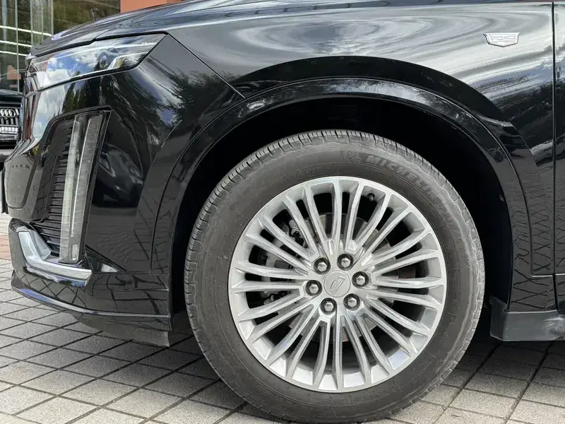 2025 Cadillac XT6 с пробегом 25 000 км