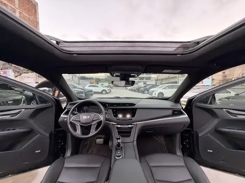 2020 Cadillac XT5 с пробегом 75 200 км