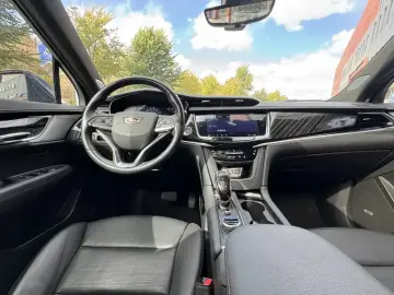 2025 Cadillac XT6 с пробегом 25 000 км