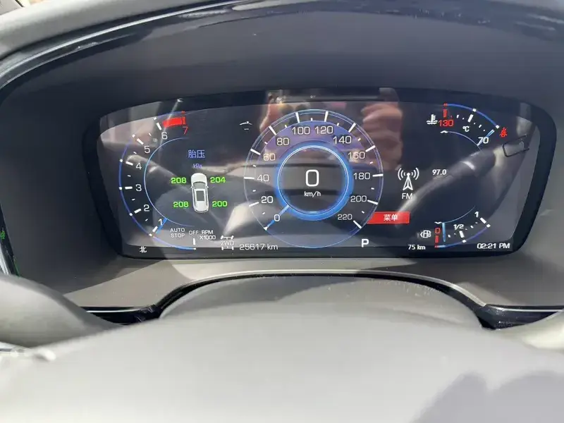2025 Cadillac XT6 с пробегом 25 000 км