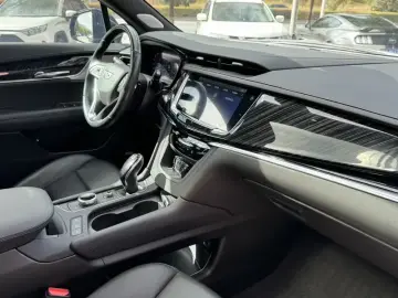 2025 Cadillac XT6 с пробегом 25 000 км