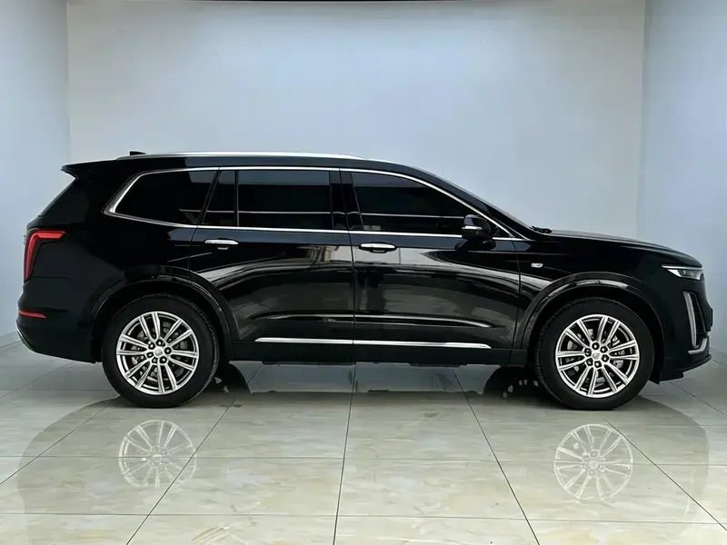 2022 Cadillac XT6 с пробегом 85 100 км