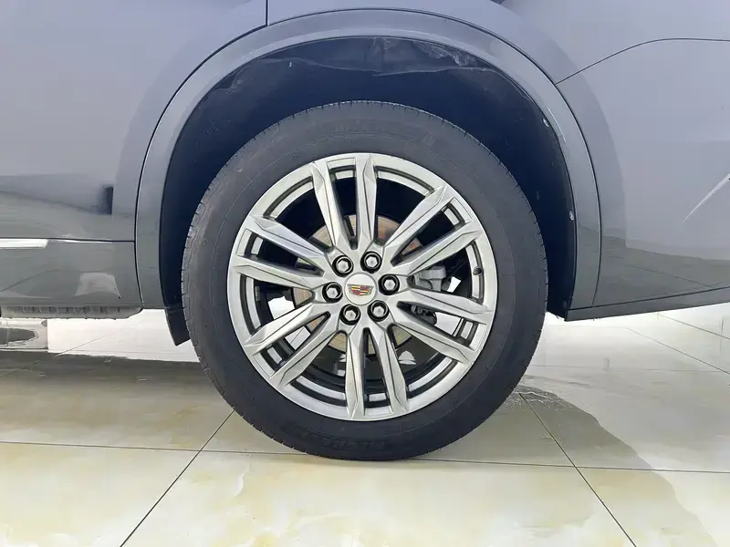2022 Cadillac XT6 с пробегом 85 100 км