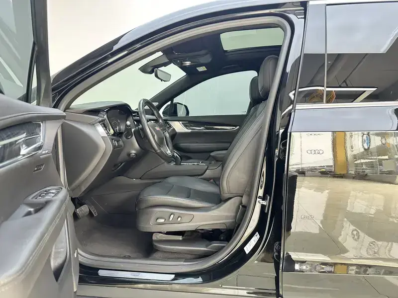 2022 Cadillac XT6 с пробегом 85 100 км