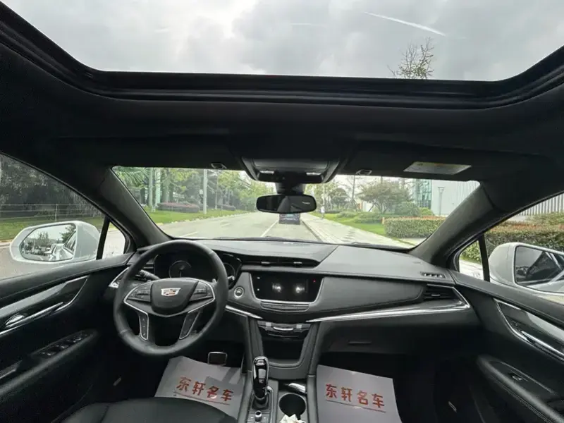 2022 Cadillac XT5 с пробегом 69 800 км