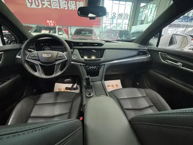 2022 Cadillac XT5 с пробегом 69 800 км