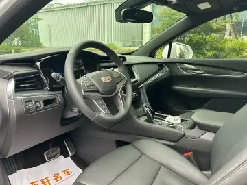 2022 Cadillac XT5 с пробегом 69 800 км