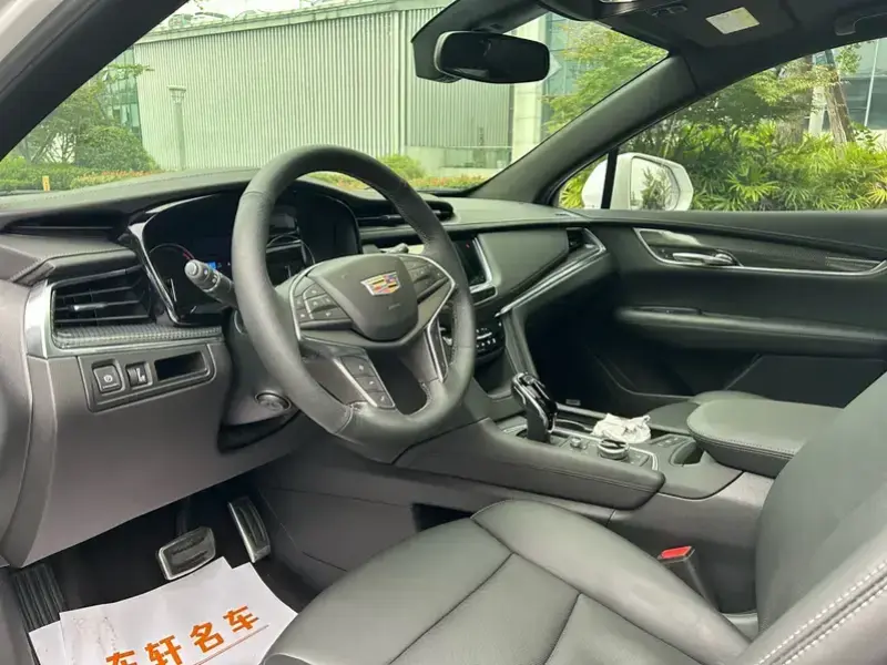 2022 Cadillac XT5 с пробегом 69 800 км