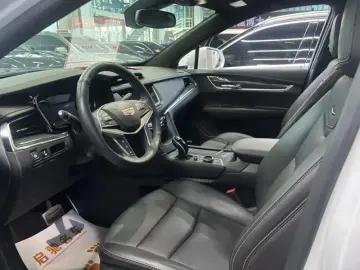 2022 Cadillac XT5 с пробегом 69 800 км
