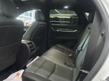 2022 Cadillac XT5 с пробегом 69 800 км